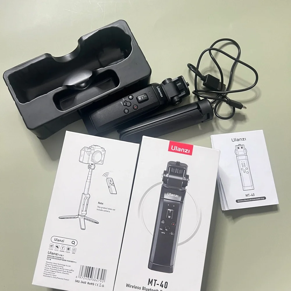 MT-40 Wireless Bluetooth Selfie Stick - Black